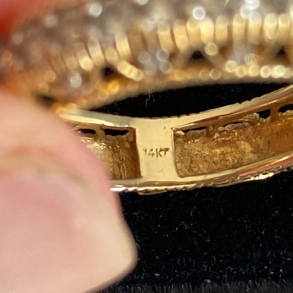 Beaut 14k Solid Gold and 44 Diamonds - Picture 3 of 16
